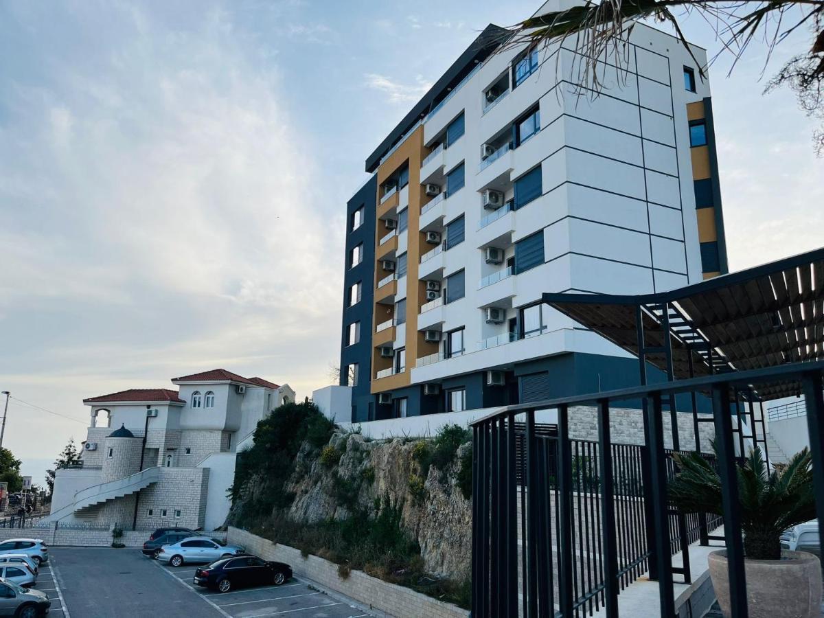 Art'S Apartment Mit Pool Ulcinj Pinjes Exterior foto