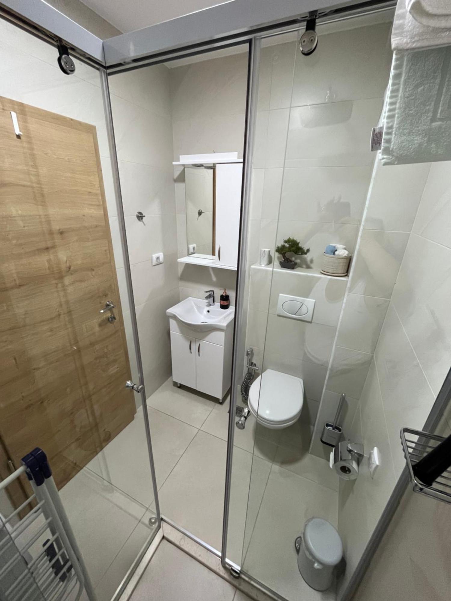 Art'S Apartment Mit Pool Ulcinj Pinjes Exterior foto